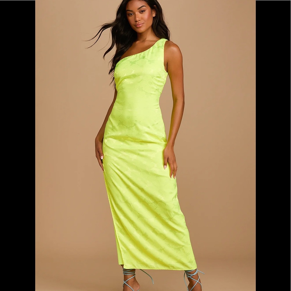 Lulu’s Yellow Jacquard One Shoulder Maxi Dress